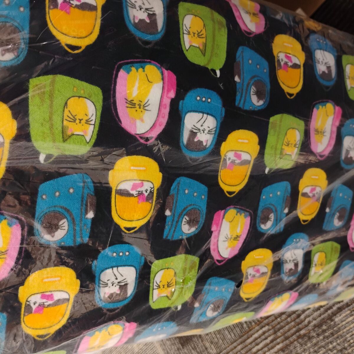 Super Snuggle Cats Fabric Full Bolt 8 Yards New