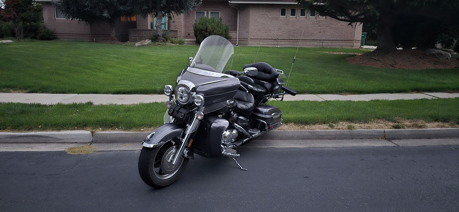 2008 Yamaha Royal Star Venture – Low Miles, Loaded, Road-Ready – Clean Title. $5,500 or best offer