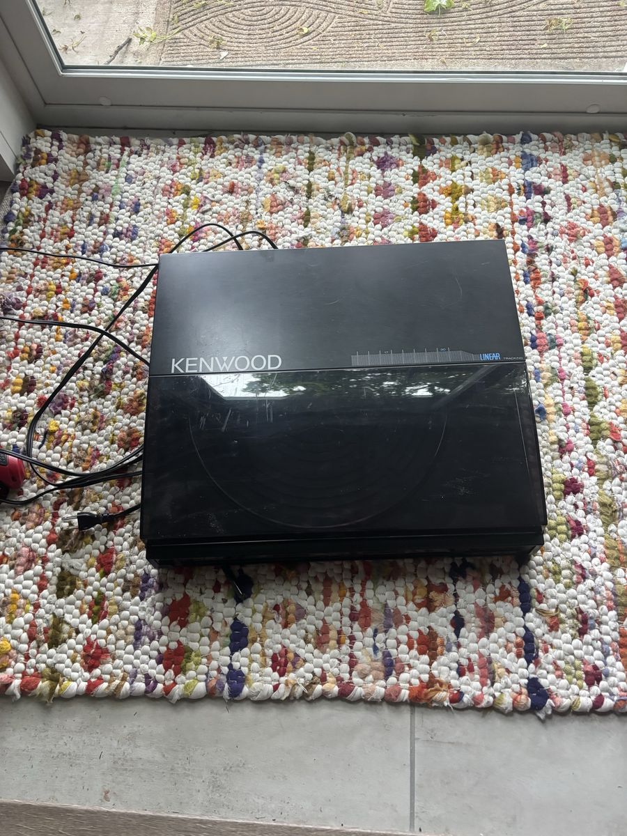 Kenwood record player/turntable