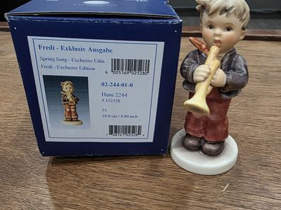 Hummel M.I. Hummel Goebel Figurines & Tanzboden Maibaum, Vroni, Fredi, Dancefloor