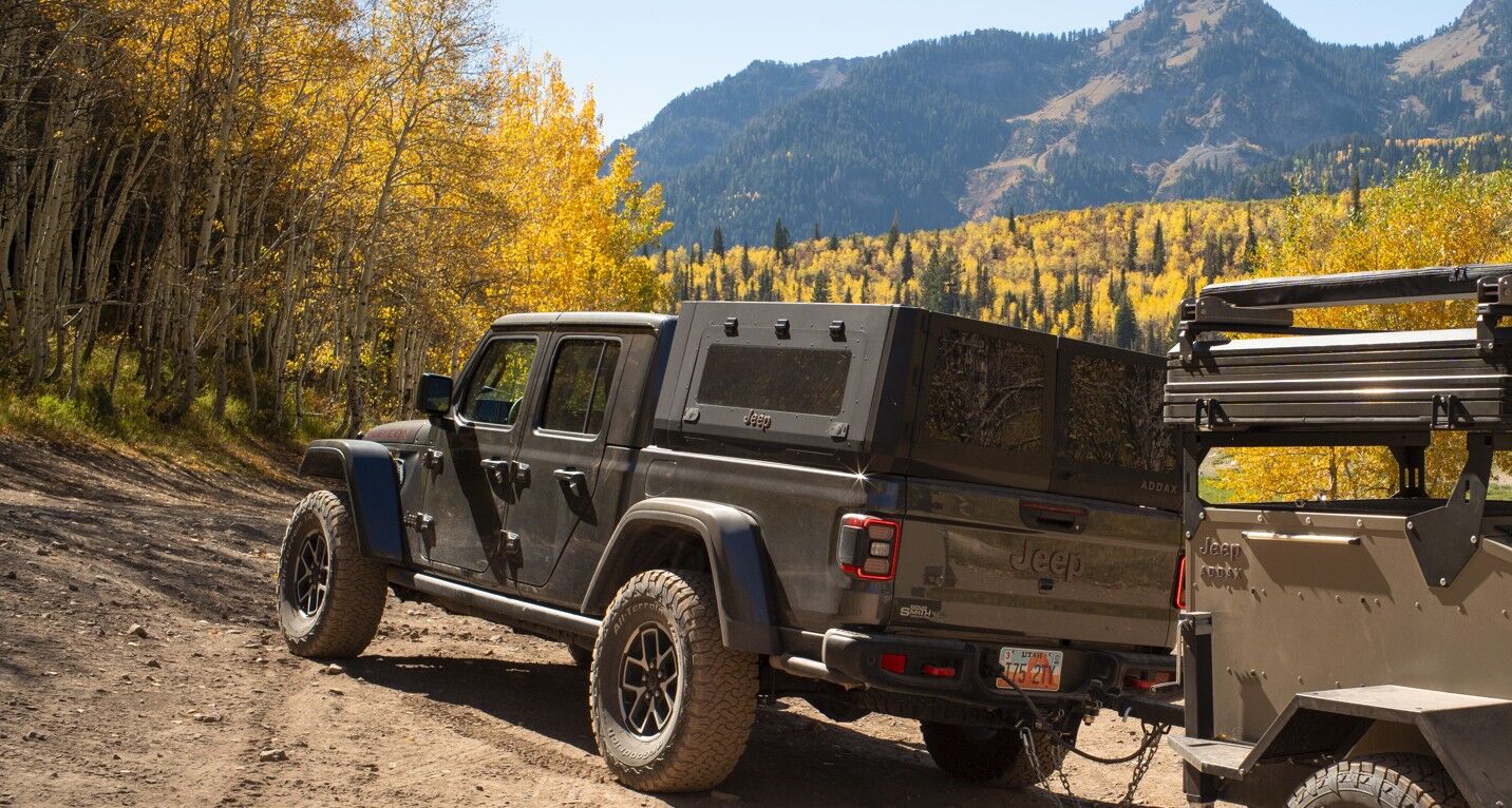 JEEP® Addax Gladiator Truck Shell / Bed Cap with Glass Gull Wing/Barn Doors and Retractable Roll Back Top