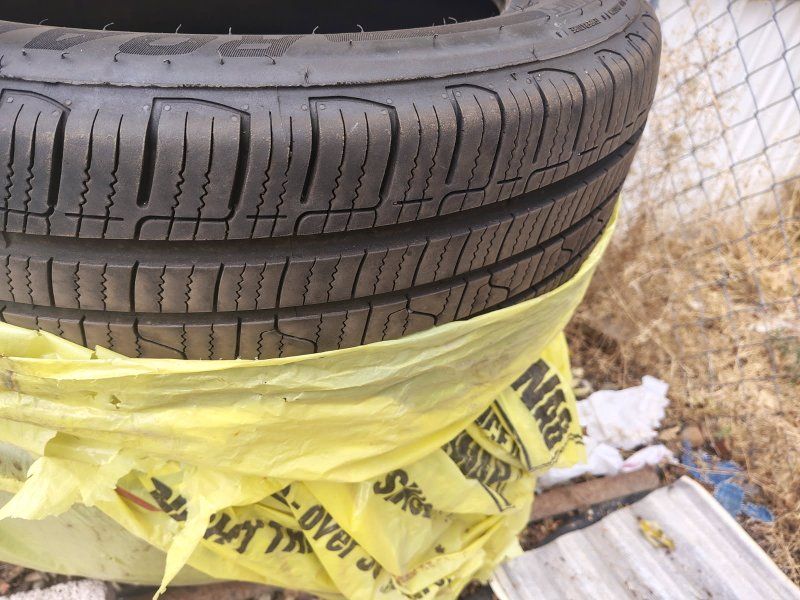 Les Schwab Road Control 2 All-Season Tire - Size 235/55R-17 - 70,000 Mile Warranty
