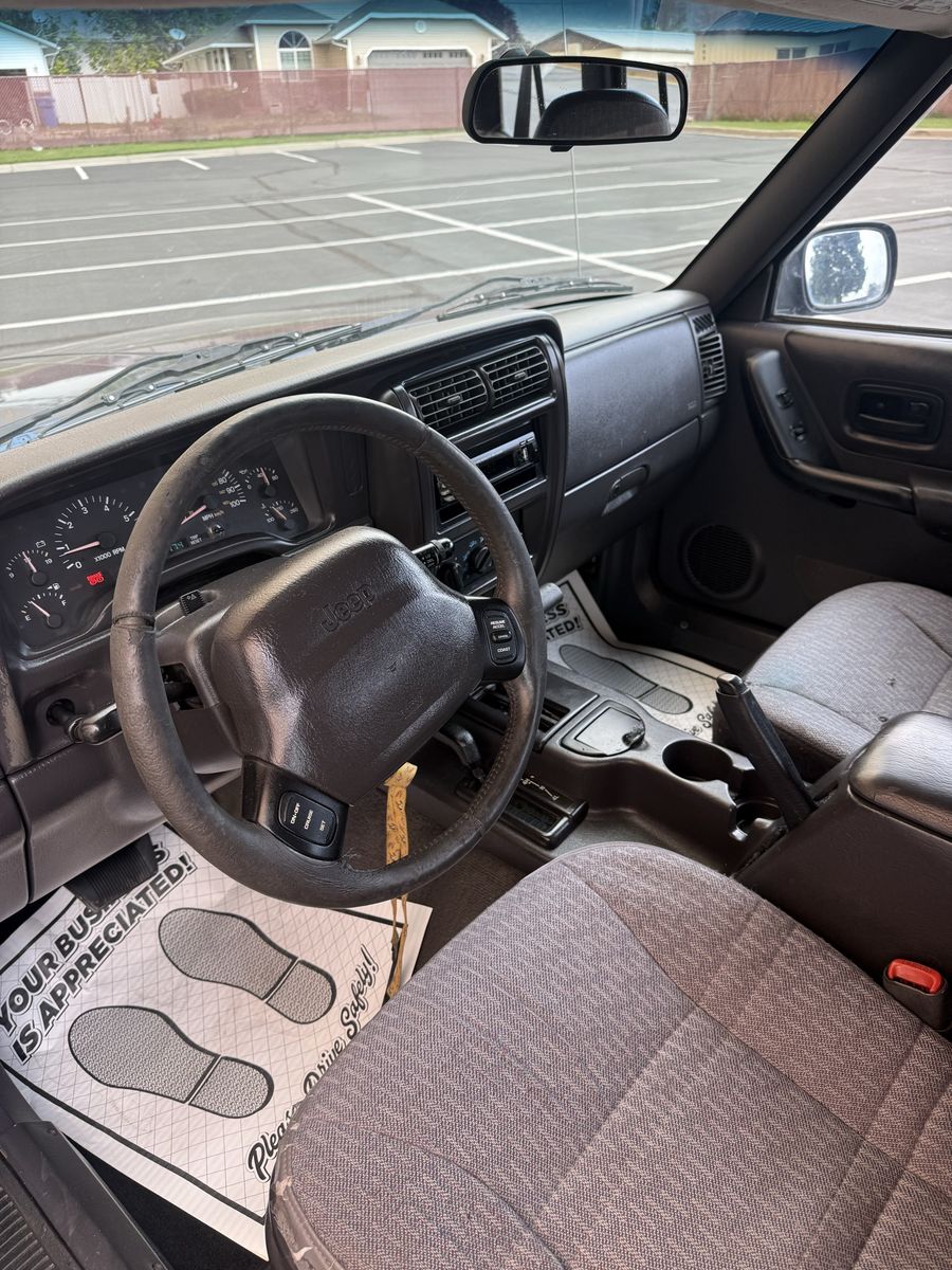 Main image 7