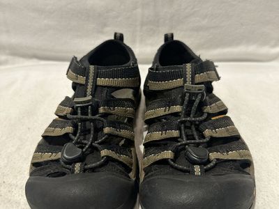 Keen youth size 3 black/khaki waterproof, hiking sandals