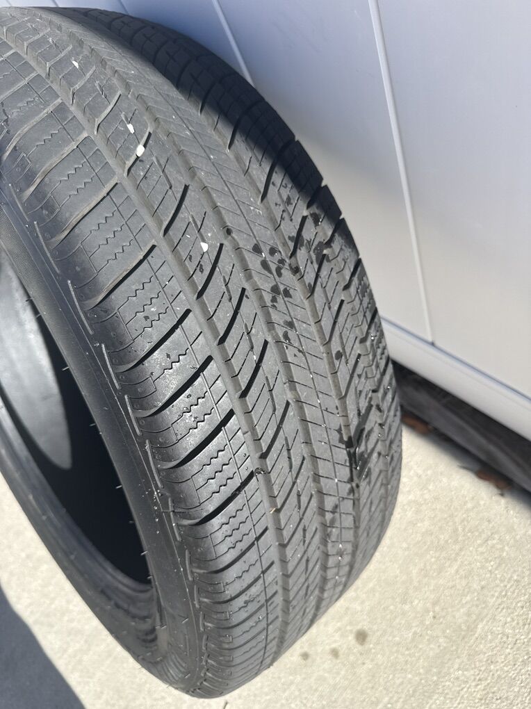 235/55R19 Uniroyal Tiger Paw Tires