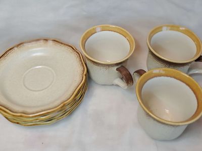Mikasa Whole Wheat Stoneware - 3 cups & 4 saucers