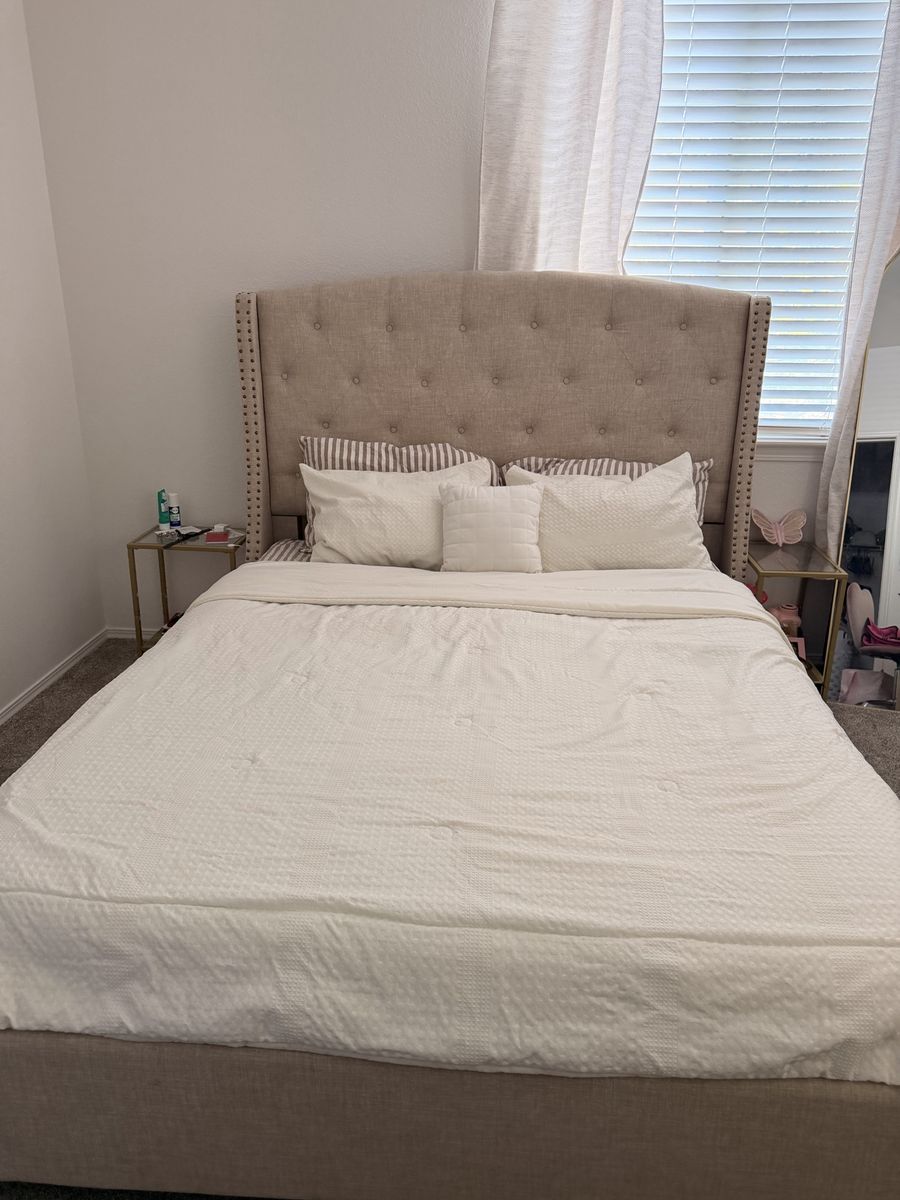 Queen bed