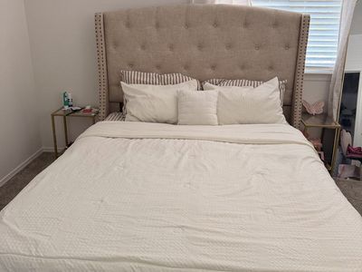 Queen bed