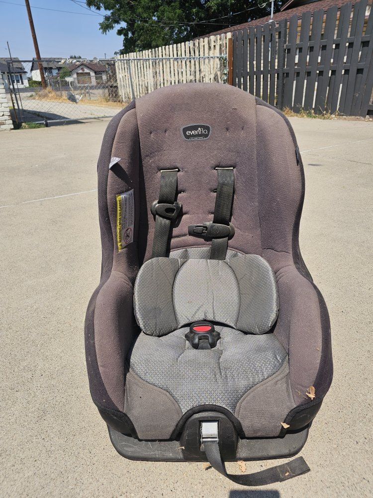 Evenflo Tribute Convertible Car Seat - Used