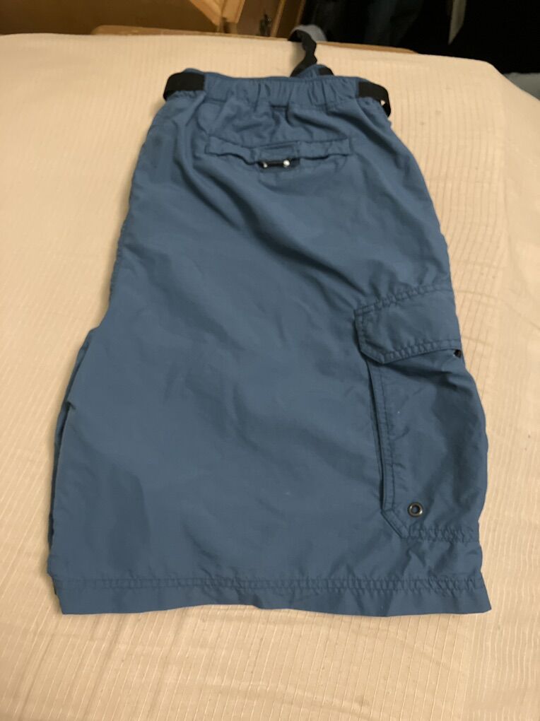 Like New REI Cargo Shorts Large