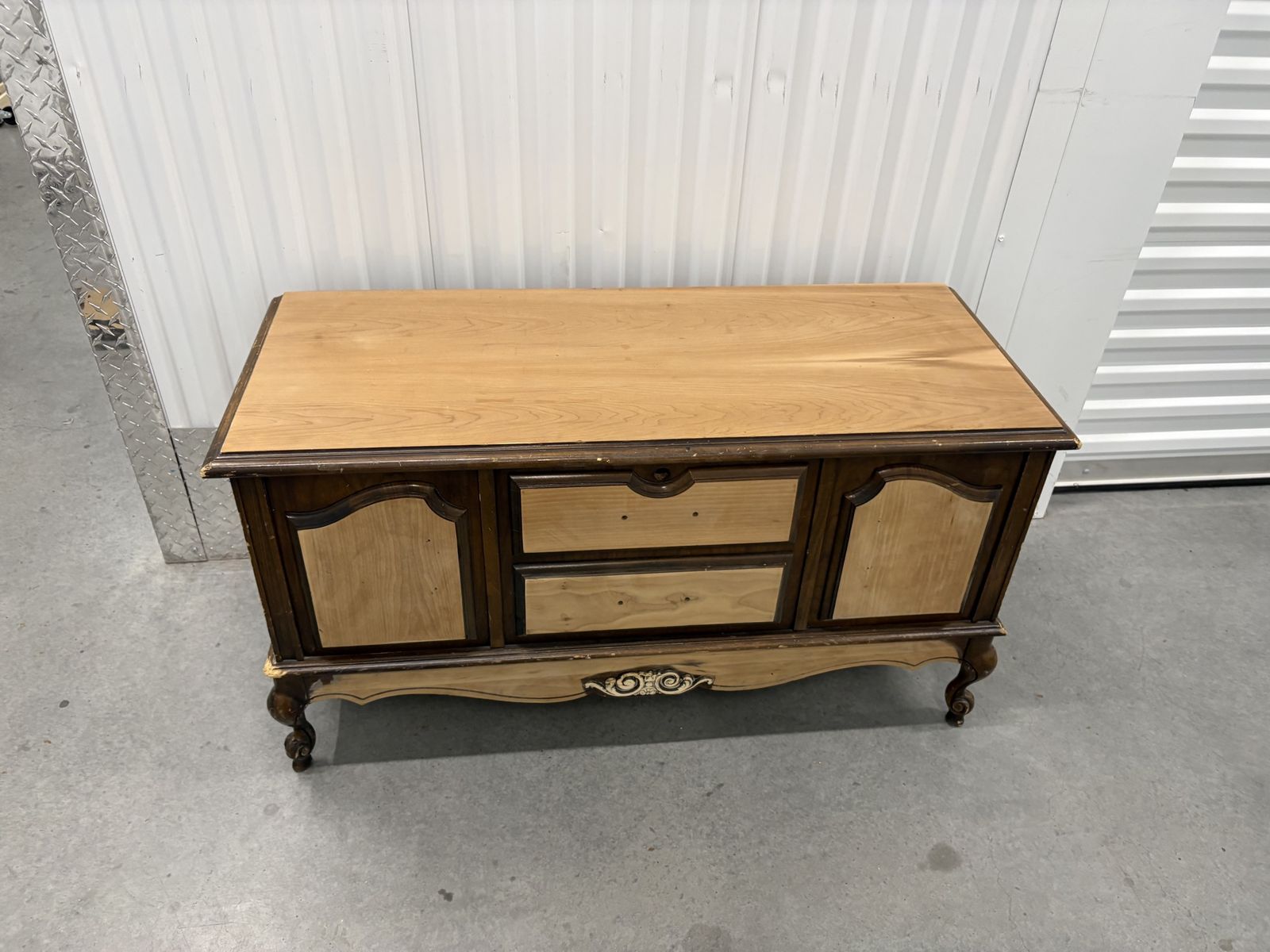 Main image 10