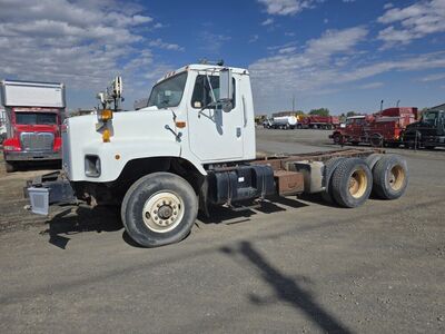 1999 International 2674 Cab and Chassis Auto