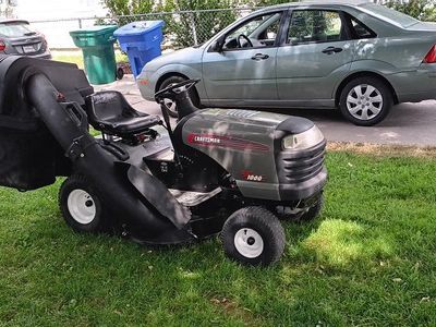 Craftsman LT1000 Riding Lawn Mower with grass catcher