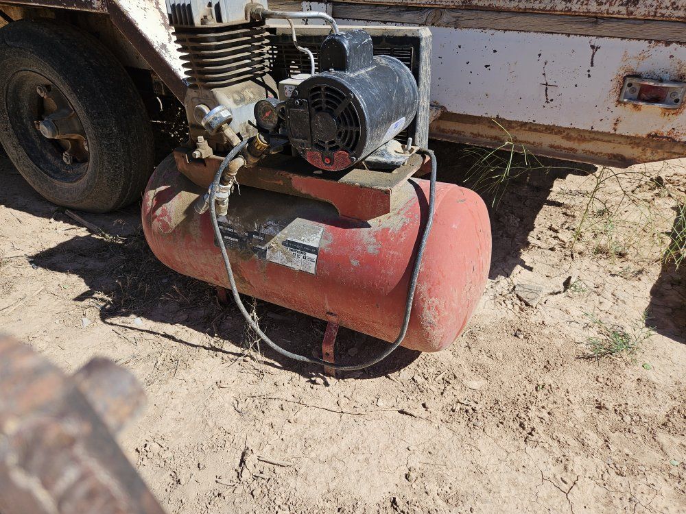 20 GALLON 240 VOLT COMPRESSOR