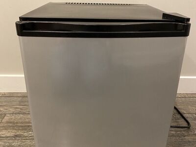 Truck / Camper Koolatron 1.7 Cu. Ft Mini fridge