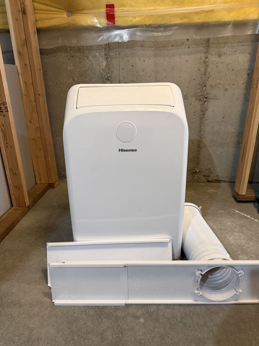 Hisense 8,000 BTU Portable AC with Heat Pump - Smart/Wi-Fi