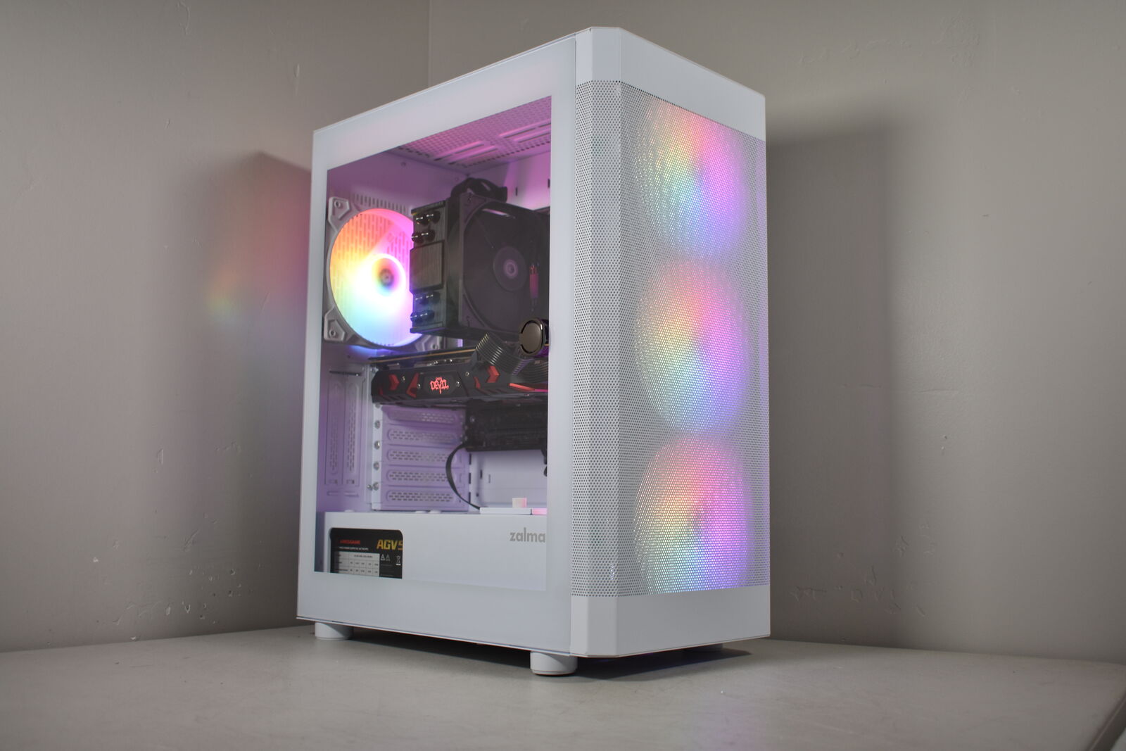 Ultra Gaming - i5-8500, RX 580 8gb, 16gb DDR4, NVME SSD, WINDOWS 11