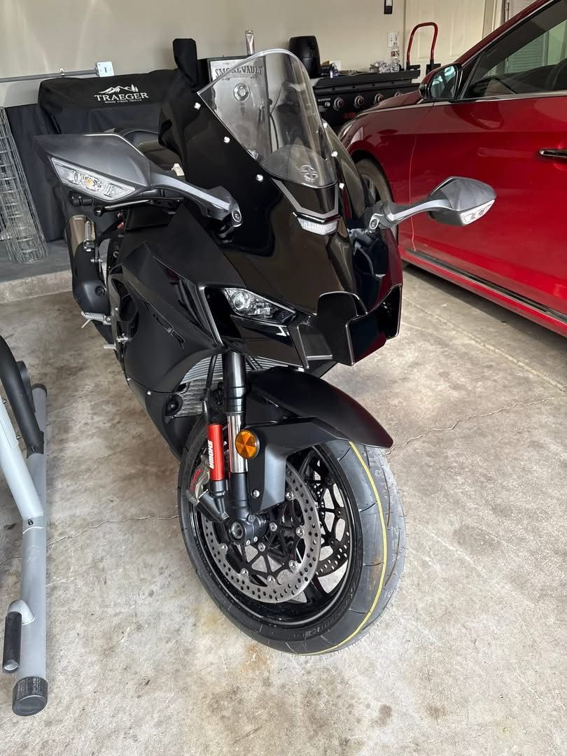 2025 Kawasaki ZX-10R