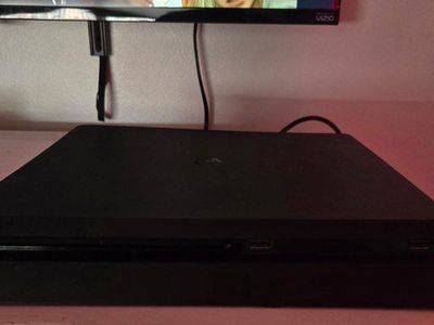 Playstation 4 slim