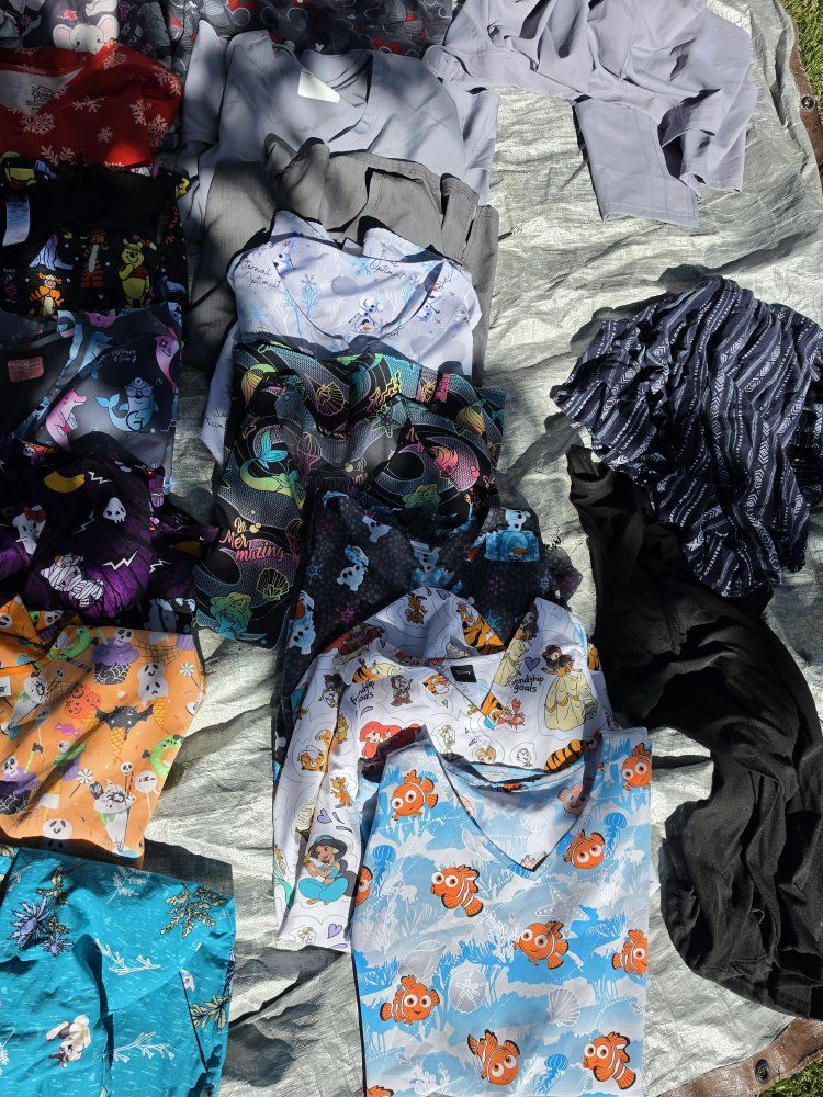 scrubs tops