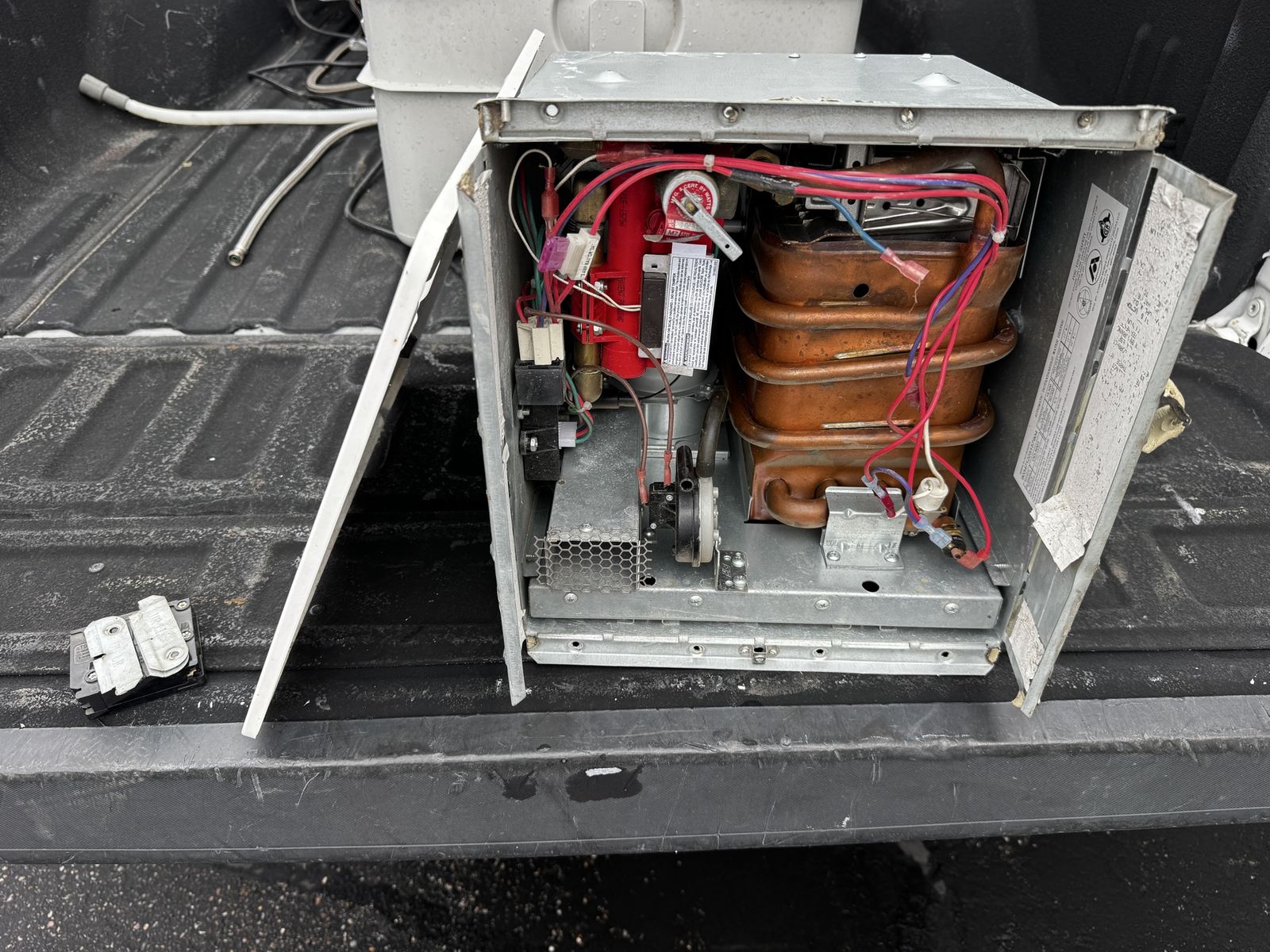 Main image 3