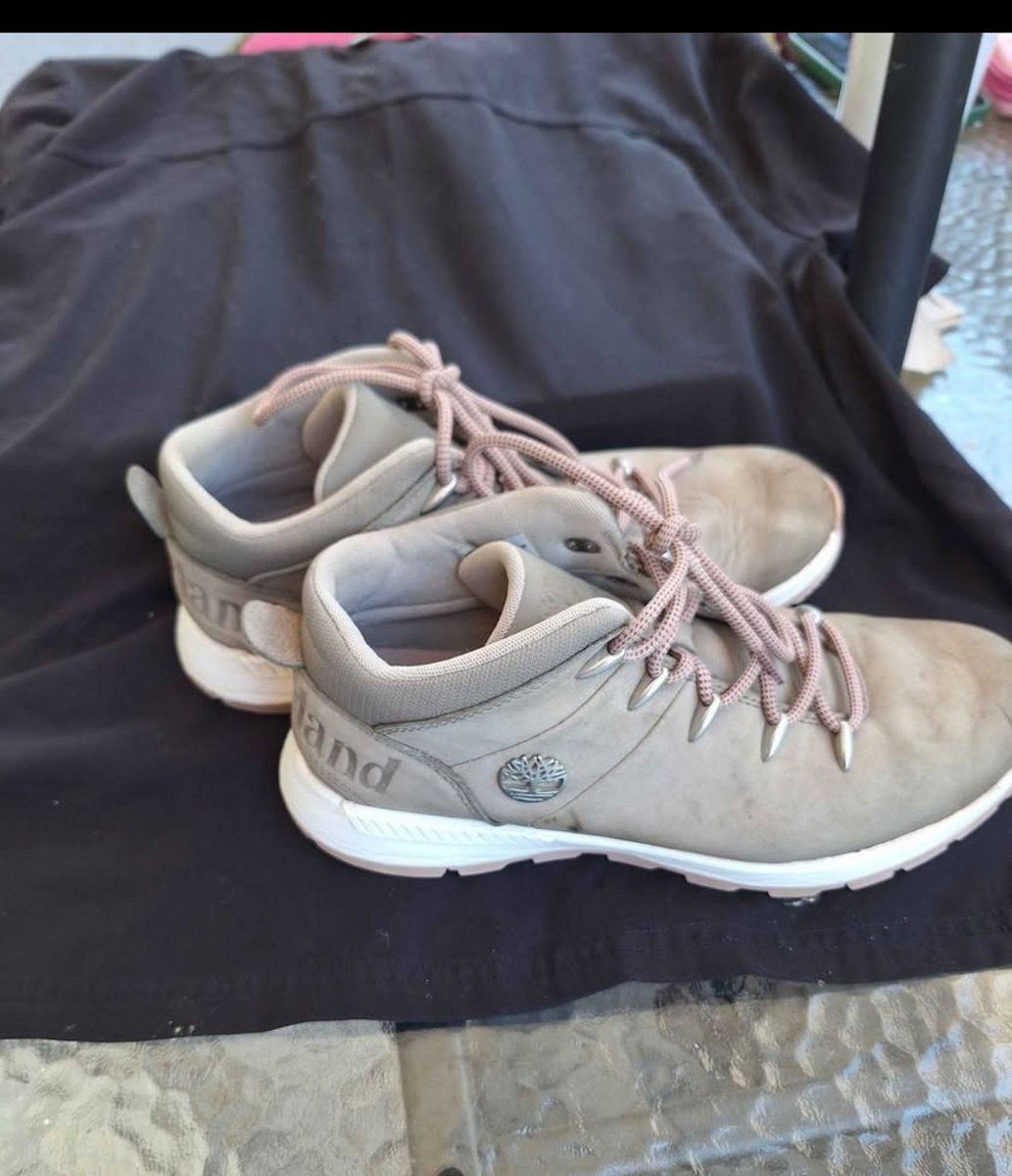 Timberland Women's Gray Suede Boots - Size 7, Lace-Up, Excellent Condition