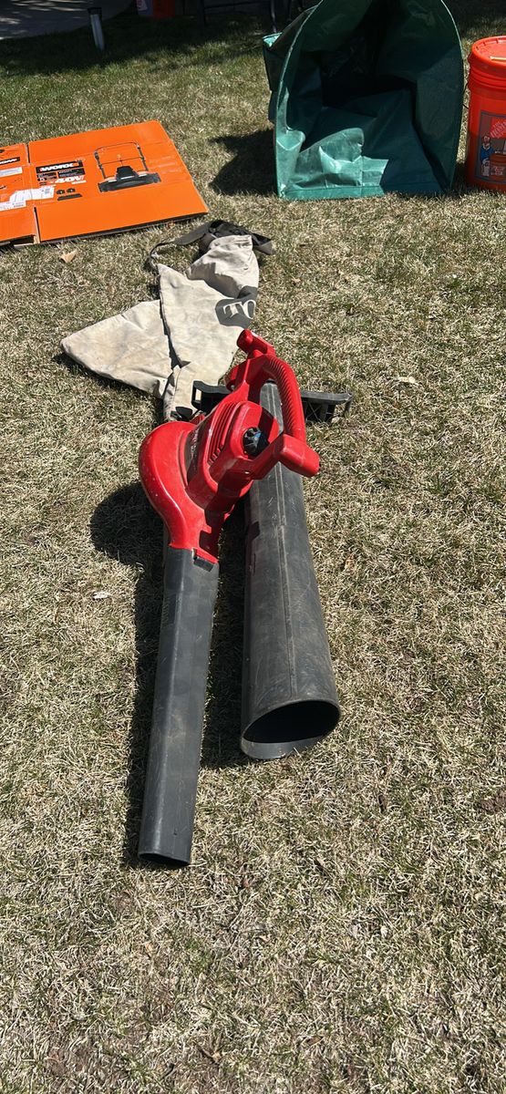 Leaf Blower And Vacuum