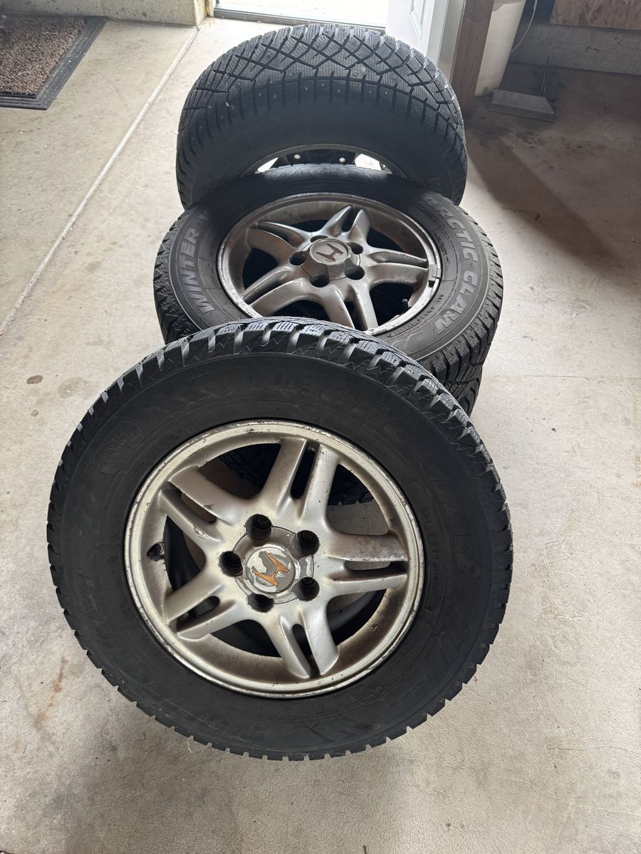 Winter studded Tires 205-70-15