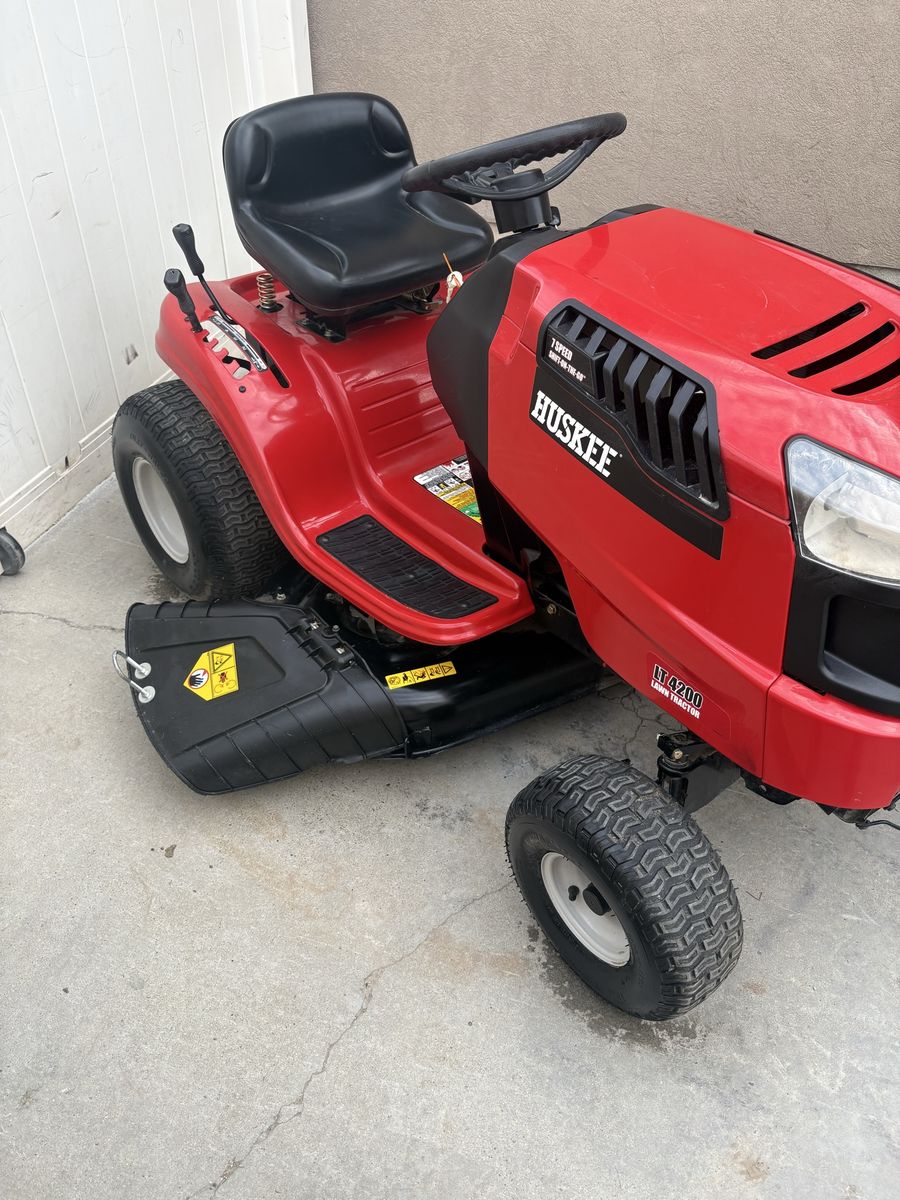 Huskee riding mower