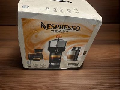 Nee Nespresso Expresso Machine NeW
