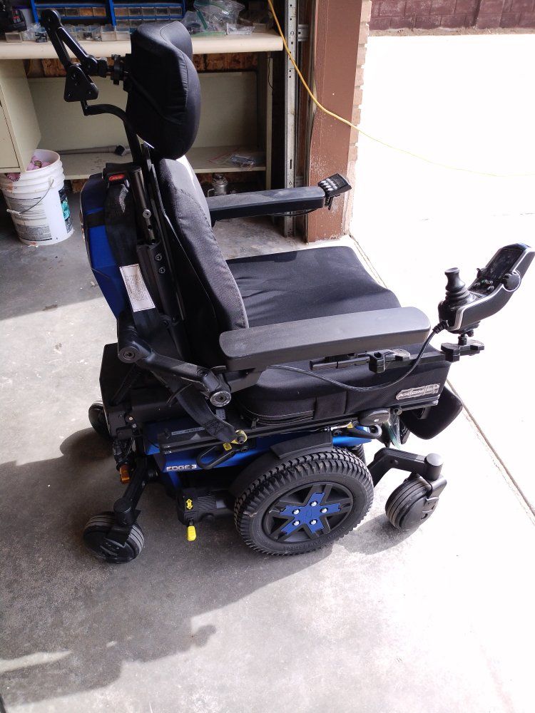 Pride Mobility Quantum Edge 3 Electric Wheelchair with iLevel, Blue - Excellent Condition