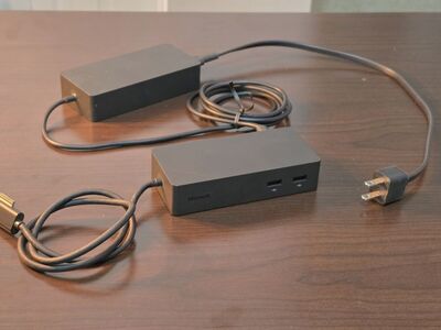 Microsoft Surface Pro 3 & 4 Docking Station Model 1661 WITH AC Adapter