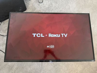 40” TCL Roku TV w/wallmount