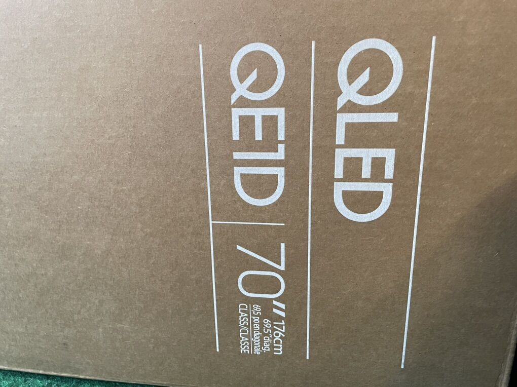 Samsung 70 Screen and Sound bar