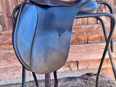 16.5” dressage saddle