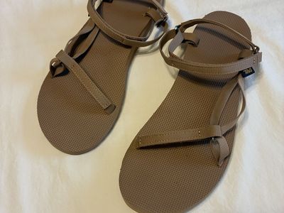 Teva Brown Sandals W12