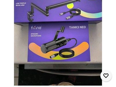 Fifine AmpliTank Tank3 Neo Dynamic Microphone & BM88 Neo Low Profile Boom Arm, Black