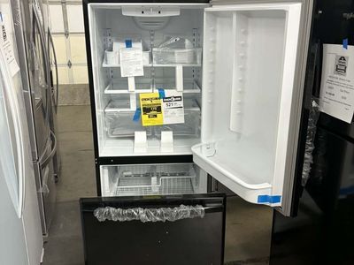 NEW AMANA 18 C FT BLACK BOTTOM FREEZER FRIDGE