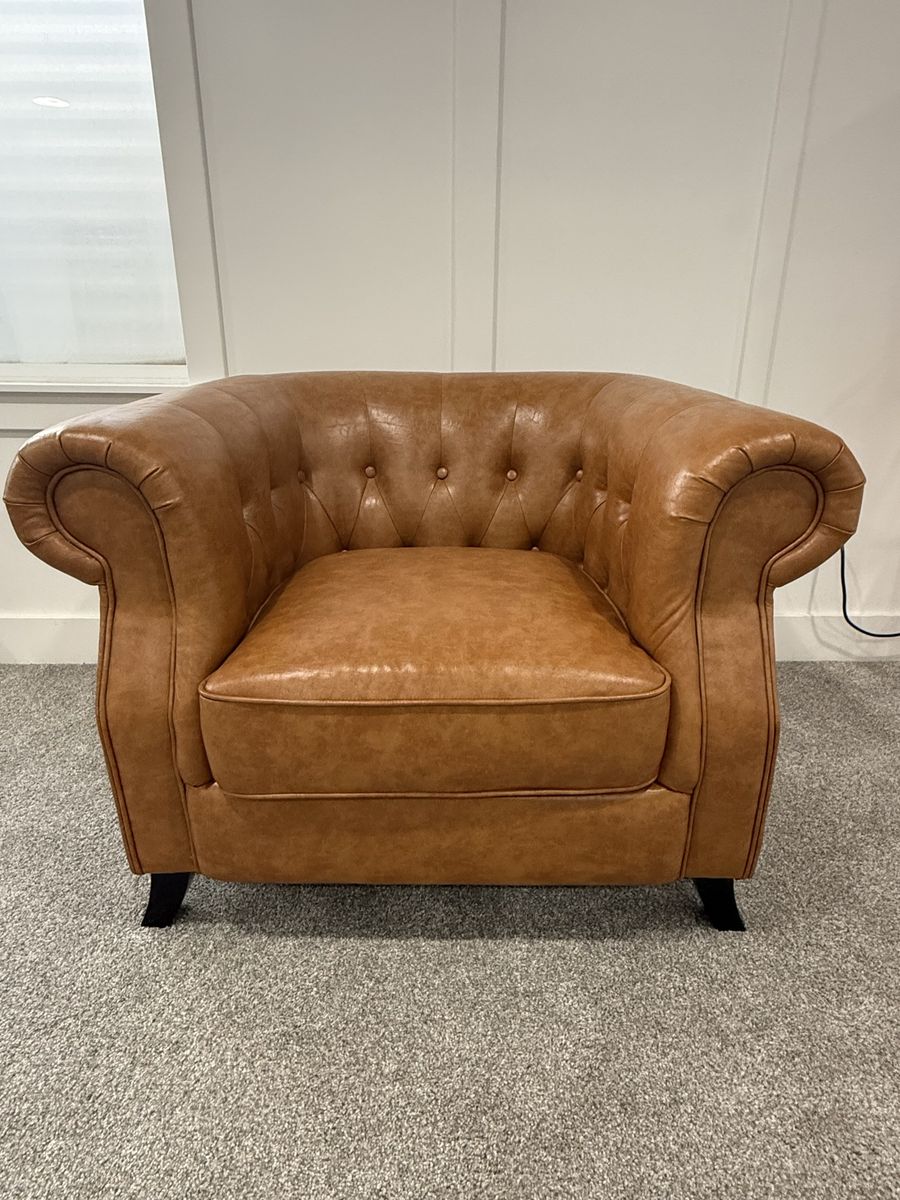COMFY Leather Chair