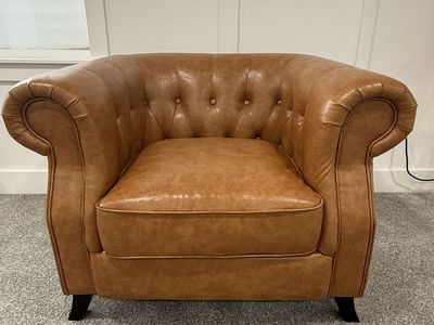 COMFY Leather Chair