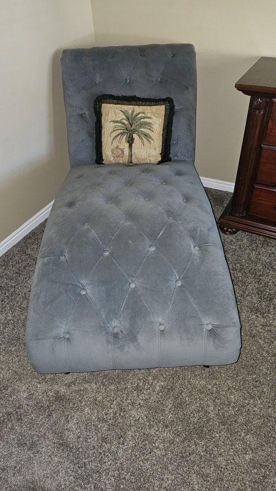 Tufted Velvet Chaise Lounge Chair - Grey with Button Accents - Excellent Condition