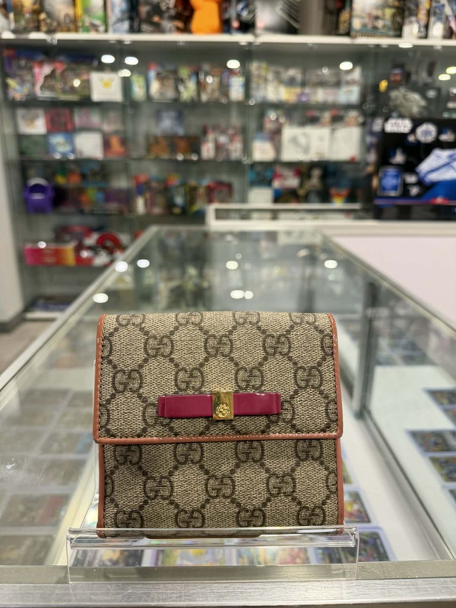 Used Gucci Wallet Gray Bifold