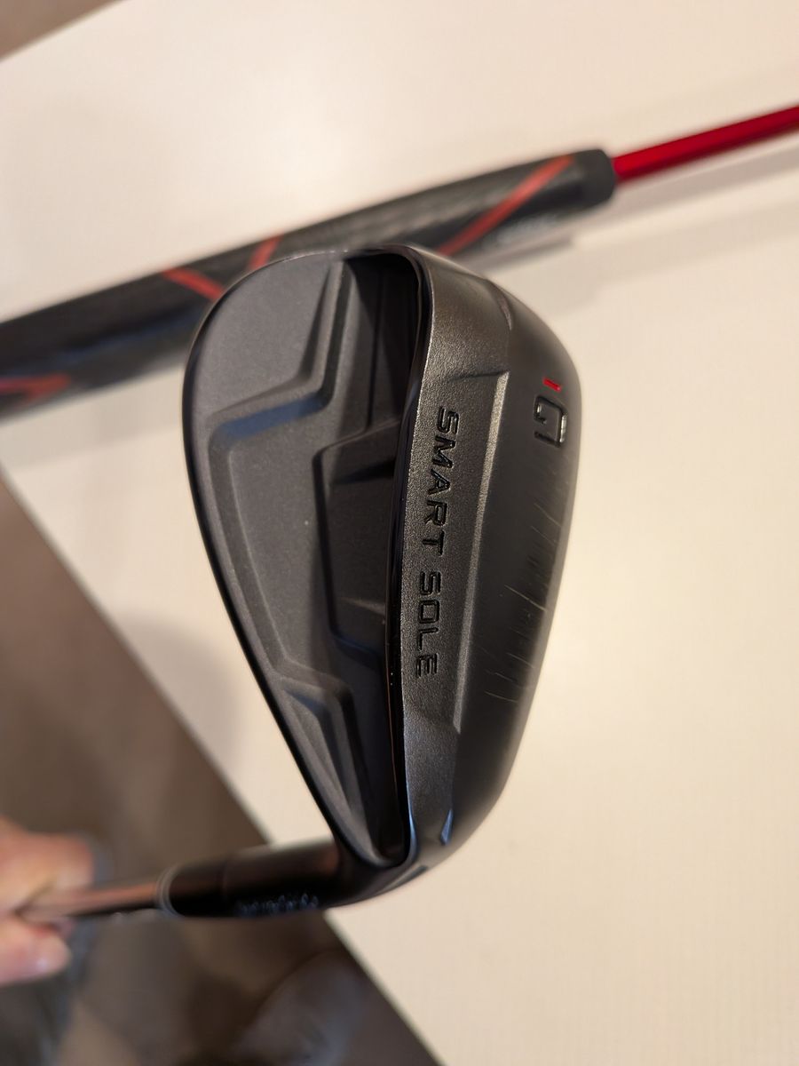 Like new-Cleveland Smart Sole Gap Wedge in Black Satin