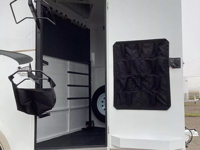 Complete 2 saddle swinging rack