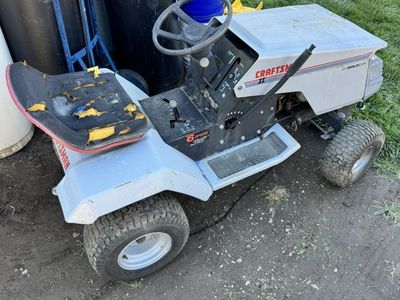 Craftsman Riding Lawnmower
