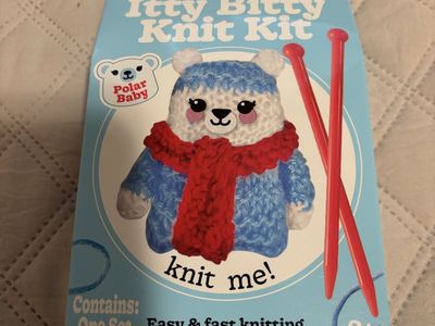 Itty Bitty Knit Kit - Polar Bear