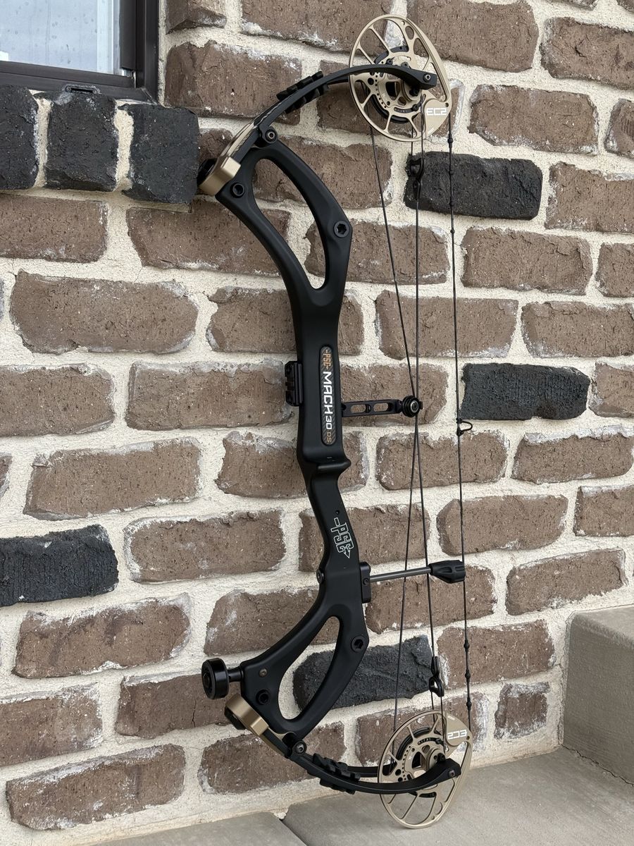 PSE Mach 30 DS Compound Bow - Black/bronze