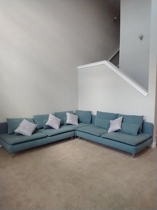 Modern Teal L-Shaped Sectional Sofa Couch with Throw Pillows - Spacious Seating