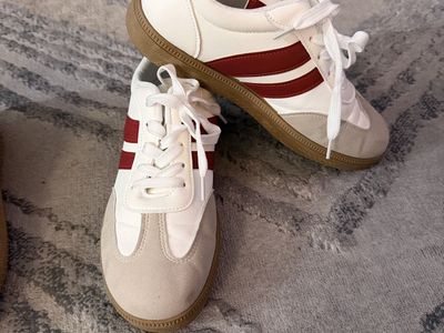 Women's Fashionable Sneakers