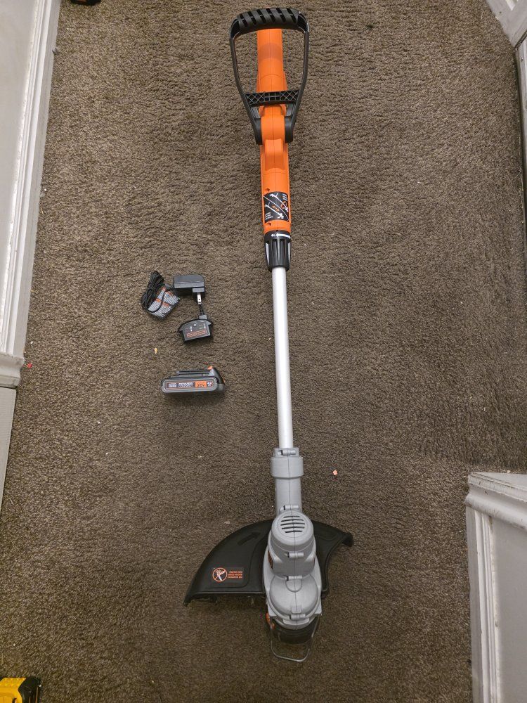 BLACK+DECKER 20V MAX Cordless 2-in-1 String Trimmer & Lawn Edger Kit